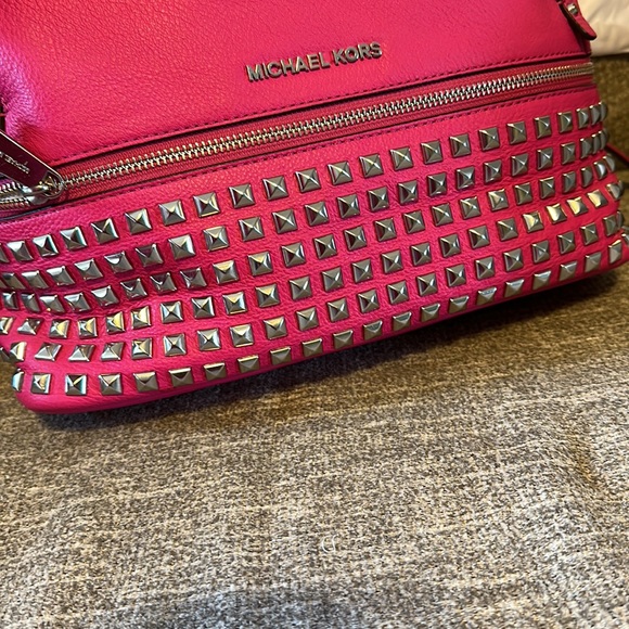 💖 Michael Kors Rhea Zip Large Studded Leather Backpack - Raspberry 💖 - Picture 4 of 9